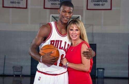 两场热身赛 两场热身赛